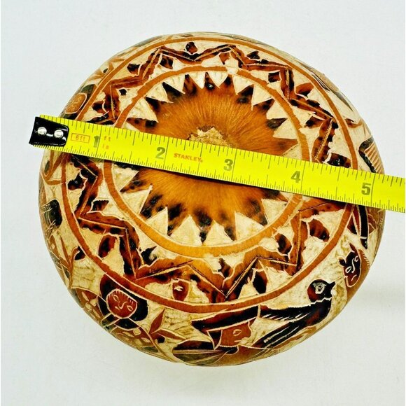 Folk Art Peru Storyteller Gourd Hand Carved Village Musicians Medium 5 inch - Picture 10 of 10